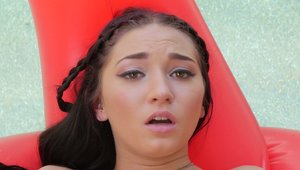 Tiny 4K: Crystal Rae bends to get fucked