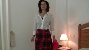 MILF feels the need for loud sex