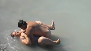 Chubby girl agrees to raw sex