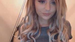 Erotic blonde pussy eating on webcam