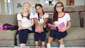 BFFs: 18 yr old foursome HD